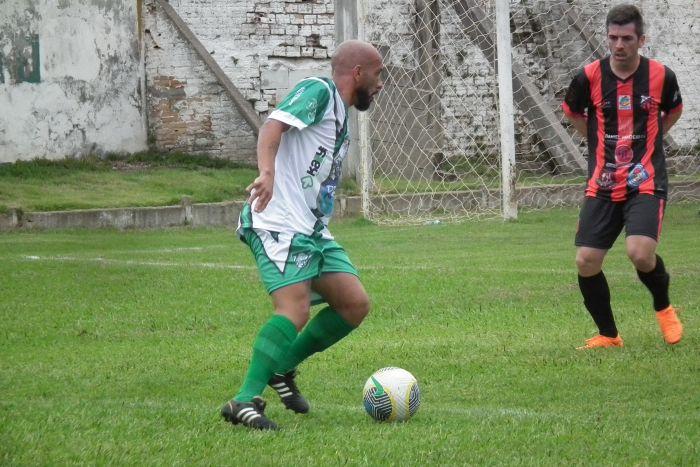 Palmeirinhas Fecha G4 em Armazém.