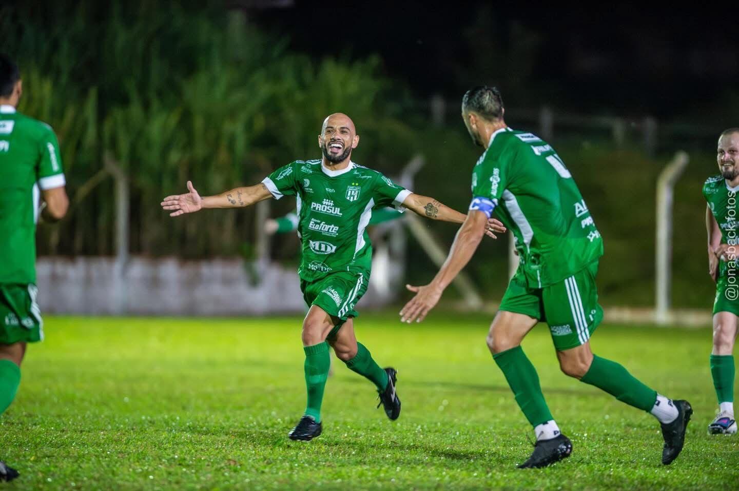 Semifinais em Sao Ludgero...